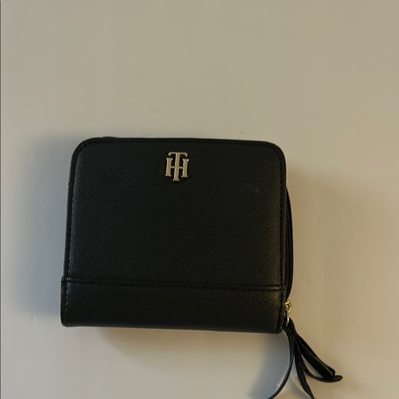 Tommy Hilfiger Black Wallet - Picture 1 of 6
